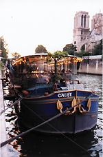 La Guinguette Pirate - Péniche sur la Seine à Paris